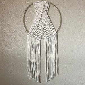 Yarn wall hanging
